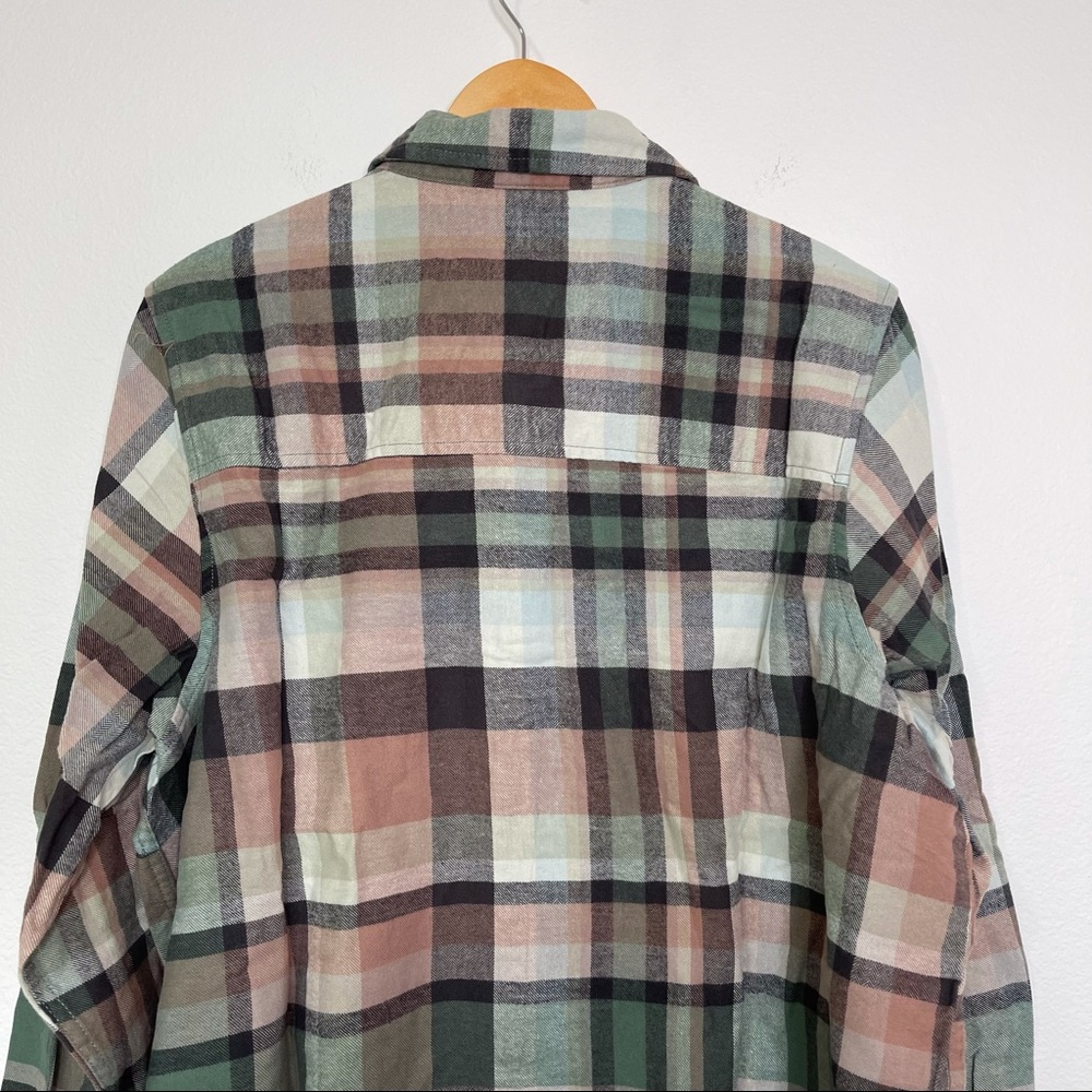 Universal Thread Sage Green Grid Plaid Button Down Shirt Shacket - Picture 9 of 10